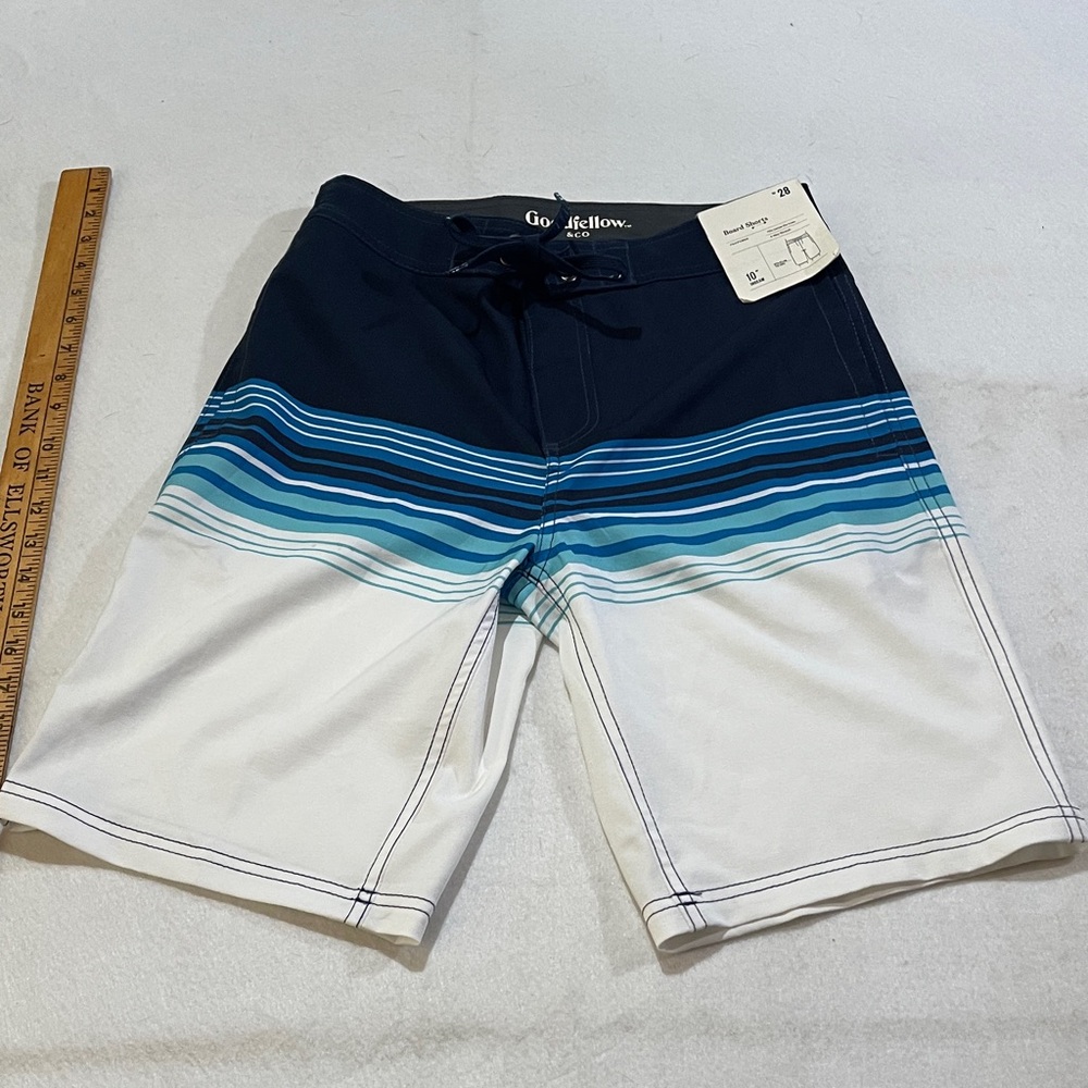 Goodfellow & Co Men's Navy and Striped Swim Shorts size 28